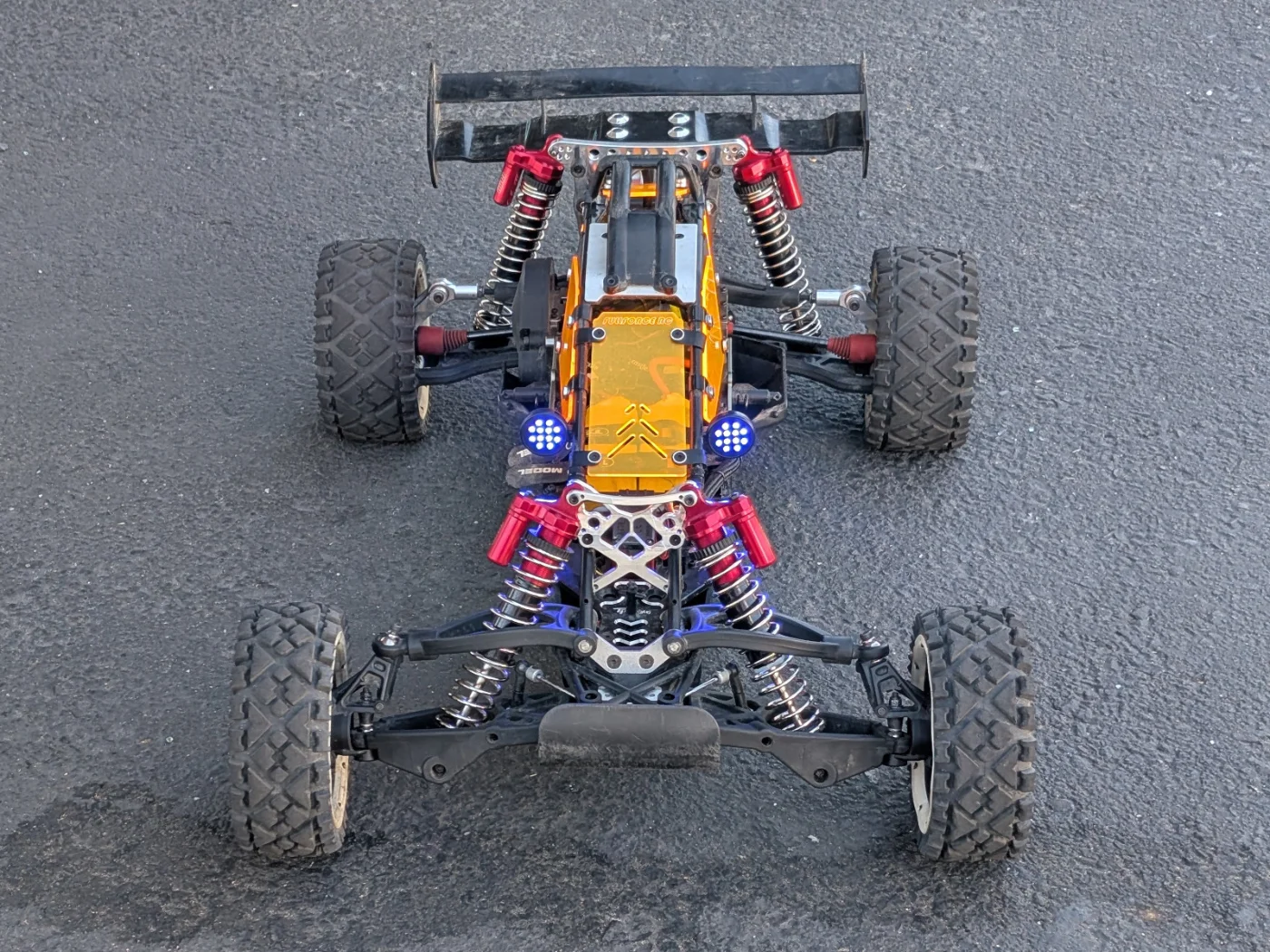 baja_xmaxx_shocks_002.webp