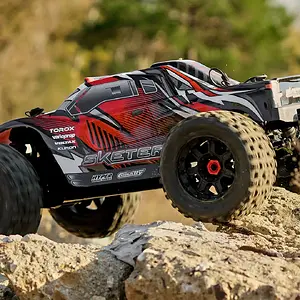 Corally Sketer on the rocks